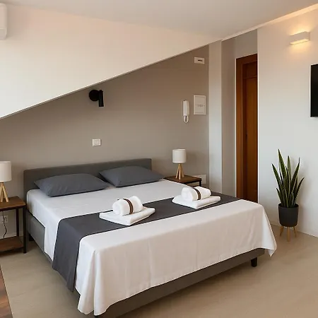 Portorecanaticamere - Loft Spontini Lägenhetshotell